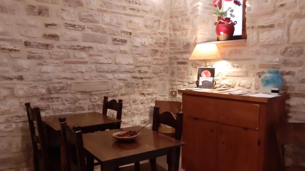 Civico 10 Hotel Gubbio Luaran gambar