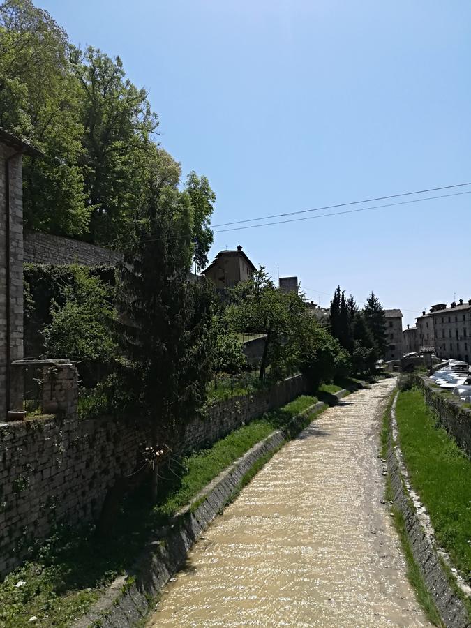 Civico 10 Hotel Gubbio Luaran gambar